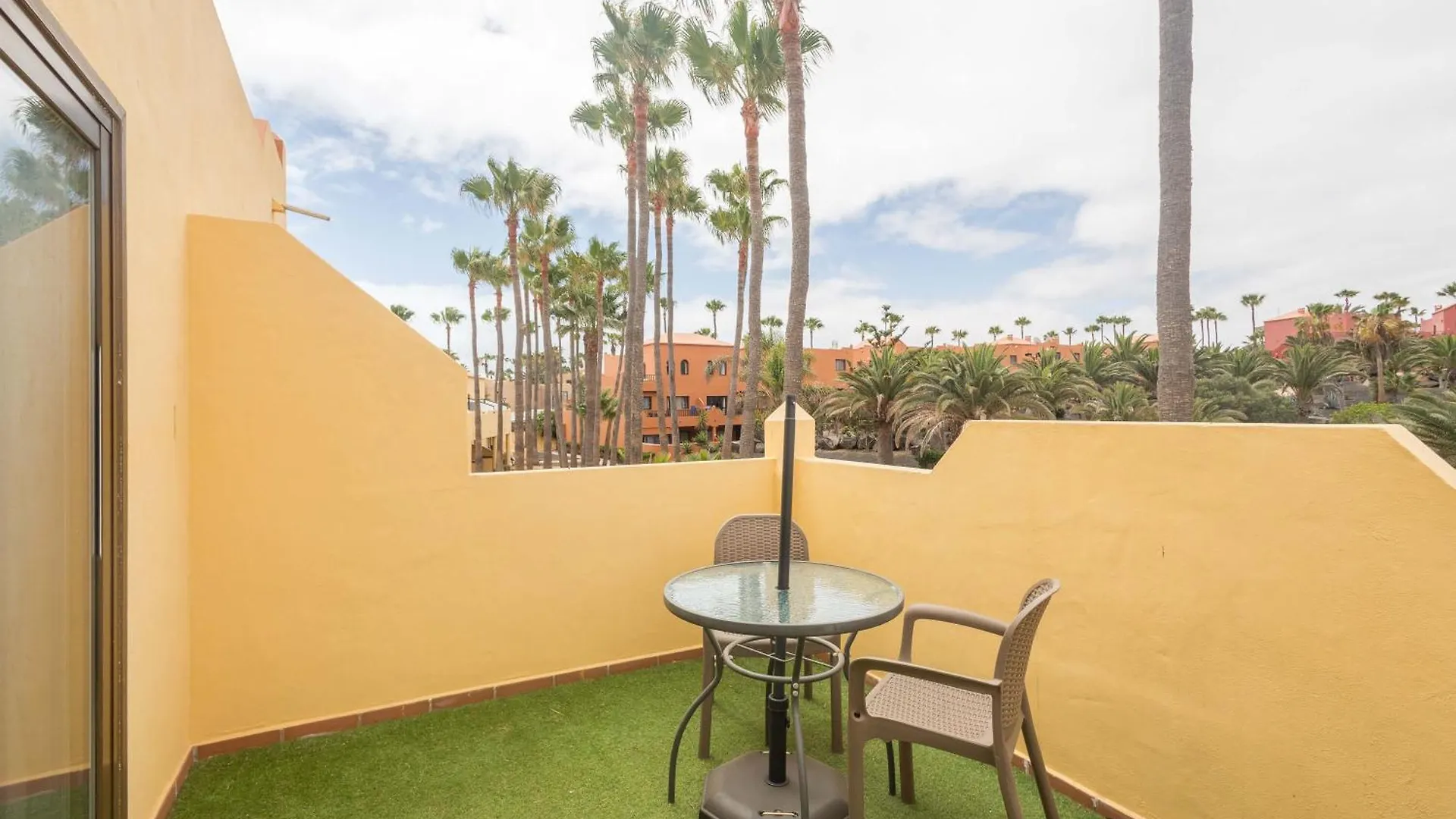 Apartamentos Oasis Royal Corralejo F312 0*,  スペイン